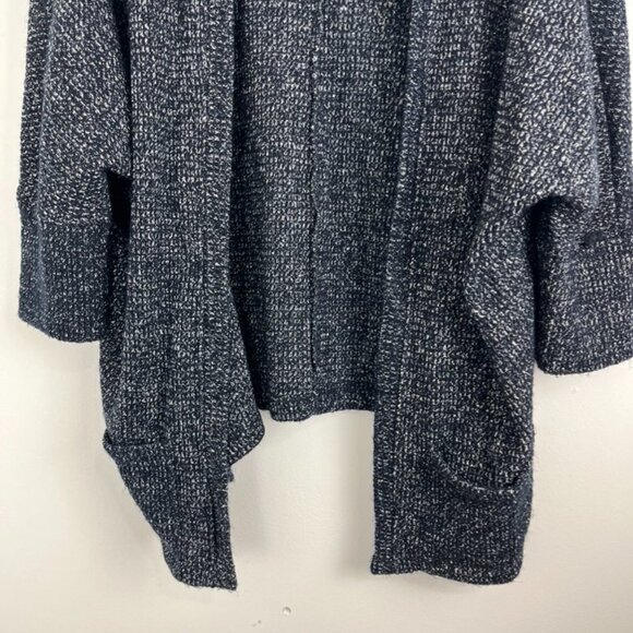 Cupcakes & Cashmere Black & White Loose Open Front Cardigan - Picture 3 of 11